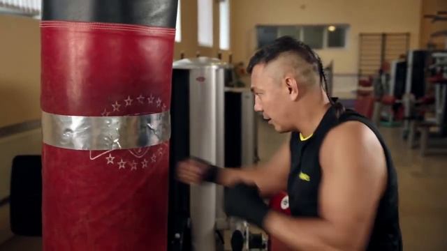 Уроки бокса от Кости Цзю. Урок 3 смотреть онлайн