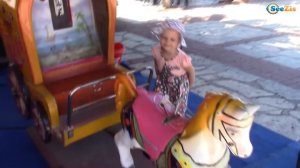 Кукла Штеффи. Ярослава на прогулке в парке Ататюрка в Анталии. Видео для детей. Tiki Taki Kids