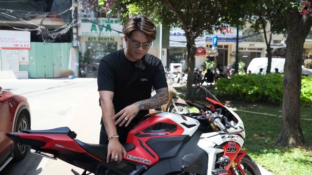 Review CBR1000RR 2019 Của Chủ Nhân "18 Tuổi" - Bí Kiếp Mua Xe Là GÌ ? смотреть онлайн