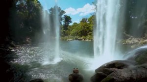 Водопад и красивые виды природы