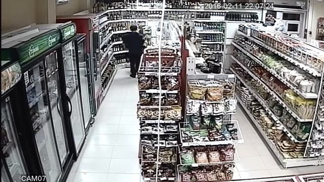 Ворует в нашем магазине смотреть онлайн