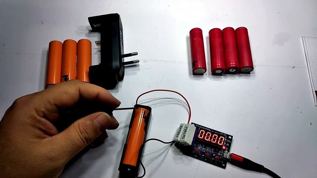 18650 Pil Kapasite Test Cihazı Lityum Pil Akü ZB2L3 смотреть онлайн