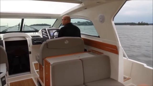 Морской катер Aquador 35 ST для путешествий, рыбалки и активного отдыха на воде. смотреть онлайн