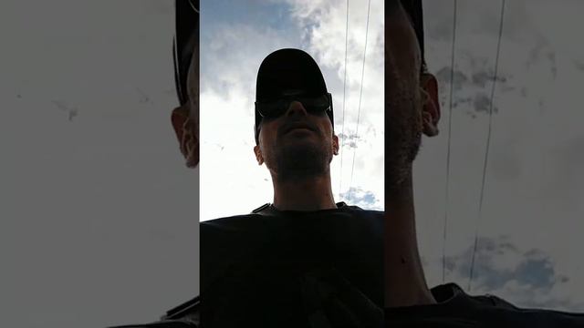 КТО УЕХАЛ ИЗ СТРАНЫ, ОБРАТНО НЕ ВЕРНЁТСЯ ... смотреть онлайн
