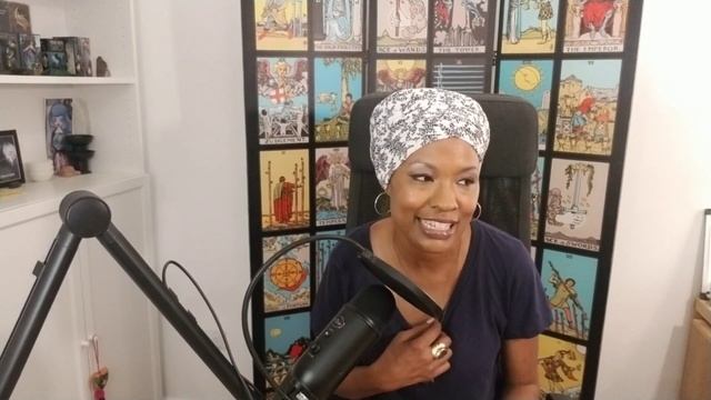 Where is the Deck Now? Mystical Shaman Oracle смотреть онлайн