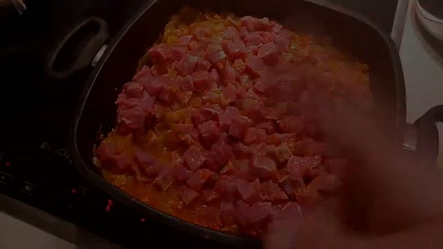 Еда мужская из мяса.