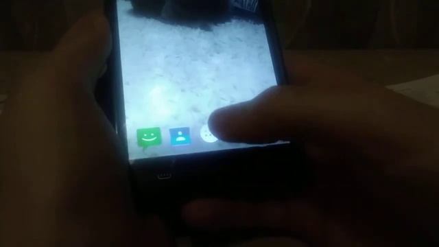 Распаковка смарт–часов и акамульатора смотреть онлайн