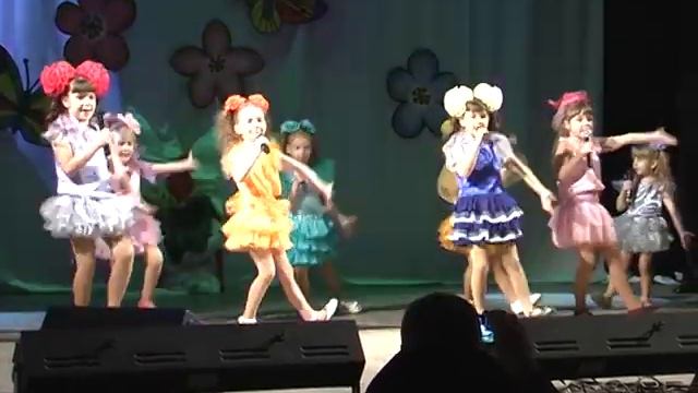 Вокальная студия "Элегия" младшая группа 21.12.13 смотреть онлайн