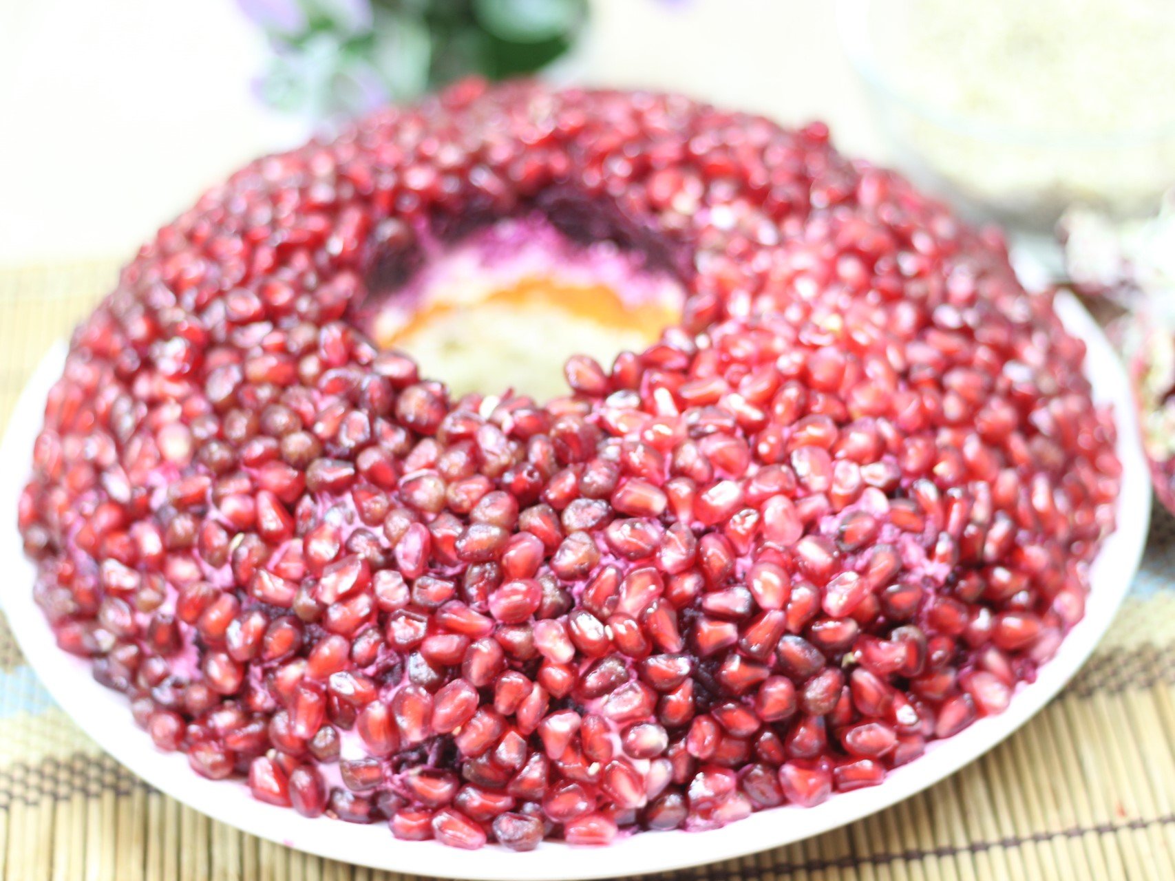 Классический салат? «Гранатовый браслет» с курицей?Приятного просмотра. смотреть онлайн