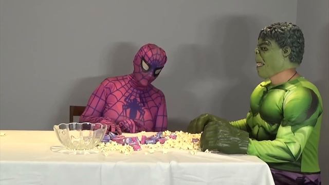 PINK SPIDERGIRL & HULK VS JOKER VS VENOM IN REAL LIFE IRL
