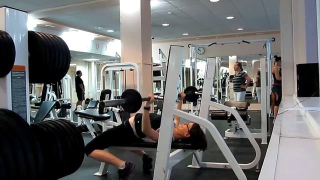 Жим лёжа 27,5 кг 3 подход смотреть онлайн