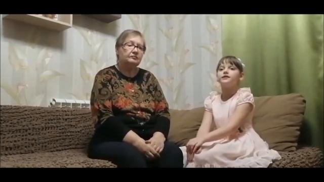 Т.П. Гречкина и В. Гречкина читают стихотворение С.Есенина "Белая берёза" смотреть онлайн