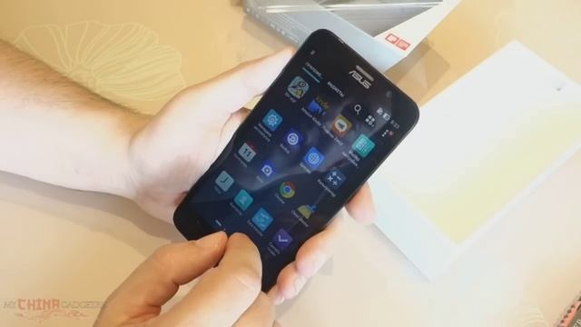 Распаковка посылки с телефоном Asus Zenfone 2 - первый взгляд смотреть онлайн