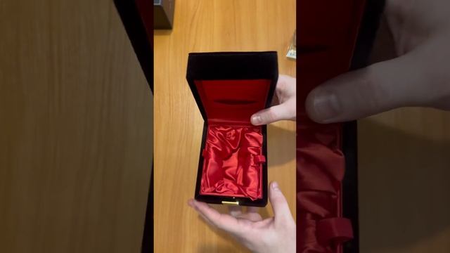 Распаковка парфюма от очень дорогого бренда Fragrance De Bois