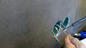 Как удлинить короткие провода в подрозетниках.
