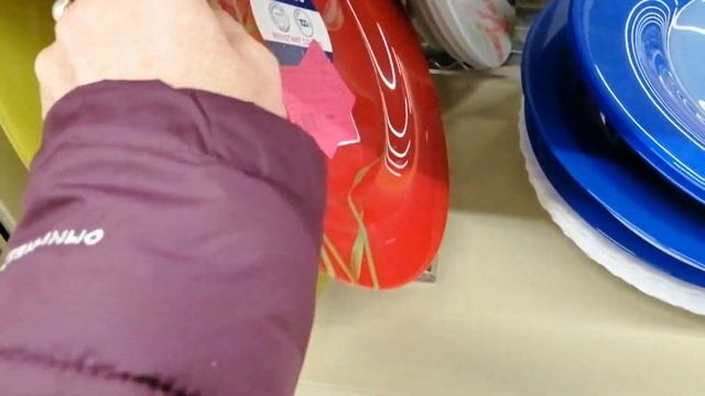 Распродажа в фамилии беру тарелки