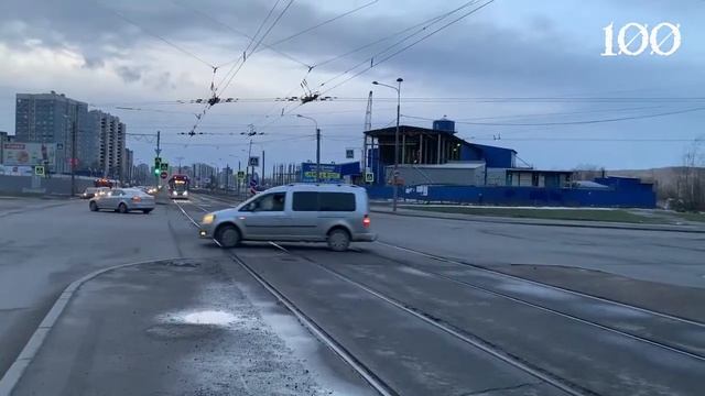 Светофор на пересечении пр. Маршала Жукова и ул. Маршала Казакова смотреть онлайн