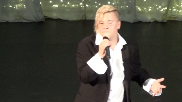 Гудкова Кристина "А я милого узнаю по походке" смотреть онлайн