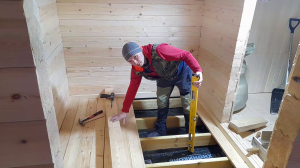 Как сделать ТЁПЛЫЙ ПРОЛИВНОЙ ПОЛ в бане под ключ? Подробный обзор монтажа пола от СК Доминика