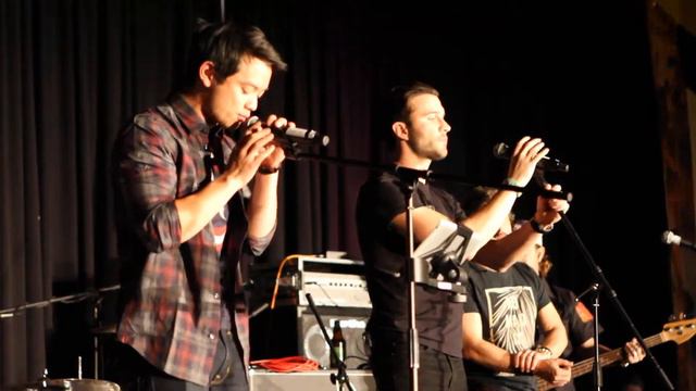 Gil McKinney and Osric Chau at Denver Supernatural Convention SNS concert смотреть онлайн