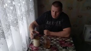 Барсучий жир после вытапливания на водяной бане и когда он застывает.