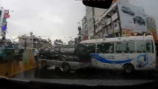 И в скутер и минивэн . смотреть онлайн