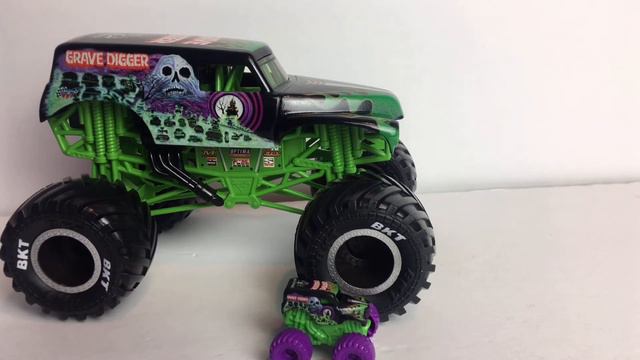 MONSTER JAM MINI SPIN MASTER!!!! FIRST REVIEW!! смотреть онлайн