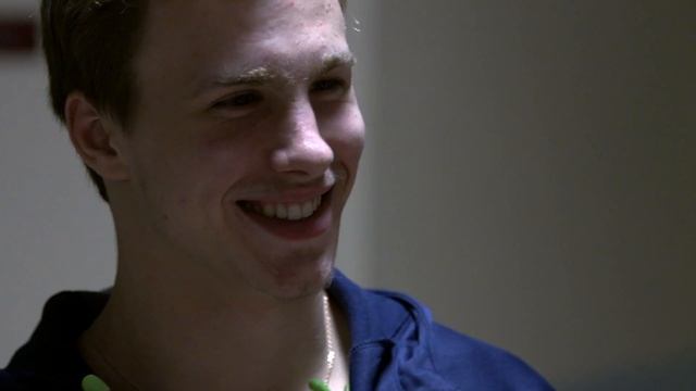 Истории МХЛ. Защитник «Стальных Лис» Савелий Ольшанский смотреть онлайн