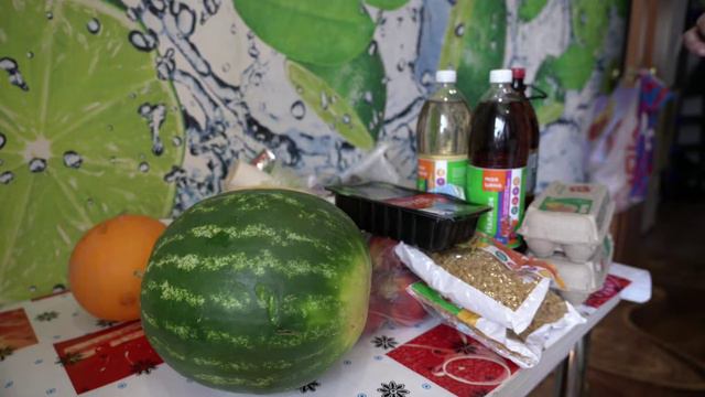 БОЛЬШАЯ ЗАКУПКА ФРУКТОВ И ПРОДУКТОВ ПИТАНИЯ. ПОТРАТИЛ 4000 РУБЛЕЙ. смотреть онлайн