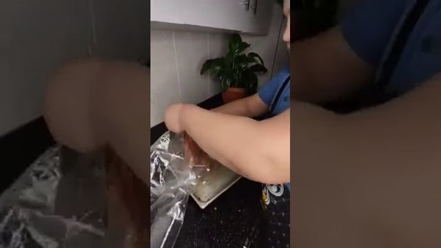 Маринованные говяжьи ребра в духовке. Вкус точно как будто приготовлено на мангале. смотреть онлайн