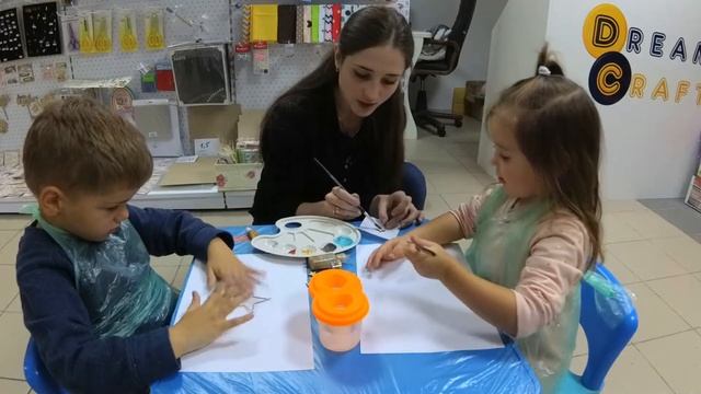 Как занять своих детей / Как нарисовать картину Звездное Небо смотреть онлайн