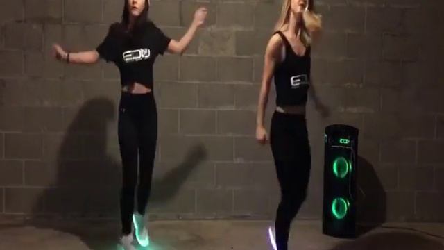 FADED ALAN WALKER REMIX FT CARENASHAPES смотреть онлайн