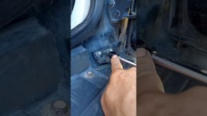 Замена газового упора задней двери Мицубиши Паджеро 4 с экономией в 12 раз..