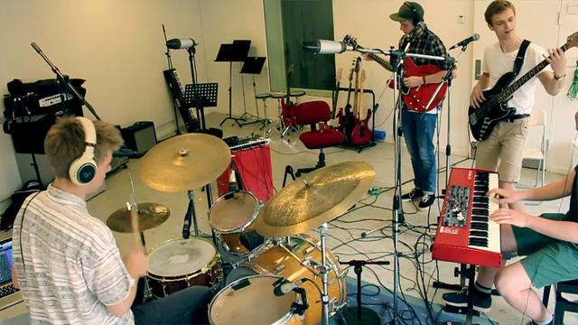 The Dubious Ducks - Call The Jambulance (Live Session) смотреть онлайн