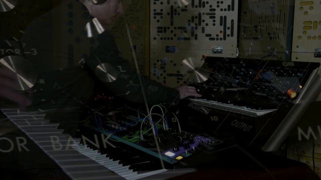 Superluminal [Sensory Percussion - Moog Grandmother/Matriarch/DFAM/Subharmonicon/minimoog - Lowrey смотреть онлайн