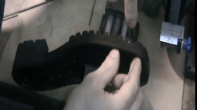 Ремонт обуви. Изготовление крючка 2 тест Обувной шов Make hook for sew 2 . test . Shoe seam смотреть онлайн