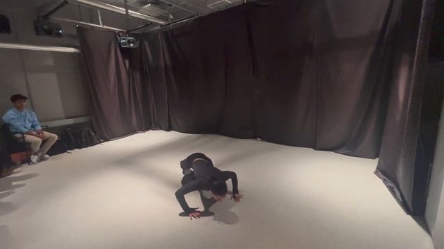 Dissociation -- for dancer and Max/MSP смотреть онлайн