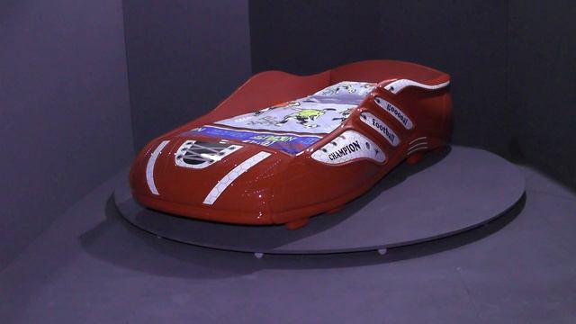 Кровать футбольная бутса Fanatic Red Butsa Bed смотреть онлайн