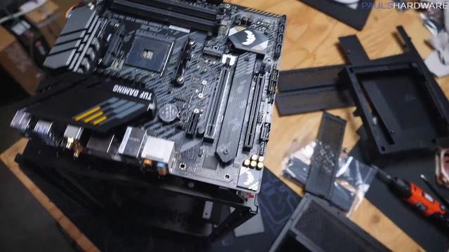 Building (and testing) an EPIC Mini-ITX Gaming PC in the Tower 100! смотреть онлайн