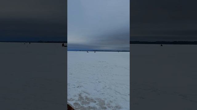 1 января 2022, рыбалка на Иваньковском Водохранилище, давление упало, рыбы нет!!! смотреть онлайн