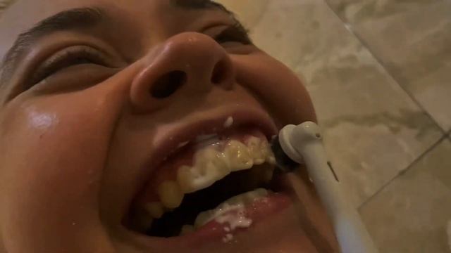 ПОЛНЫЙ ГАЙД КАК ПРАВИЛЬНО ЧИСТИТЬ ЗУБЫ (ЩЕТКА, НИТЬ, ПОЛОСКАНИЕ) смотреть онлайн