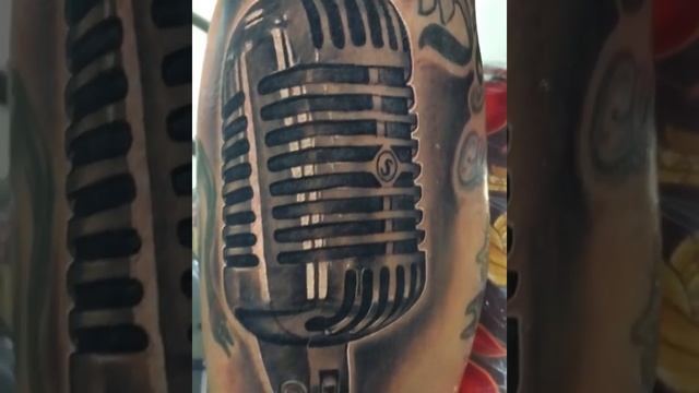 Oldschool Hip Hop Microphone Tattoo смотреть онлайн