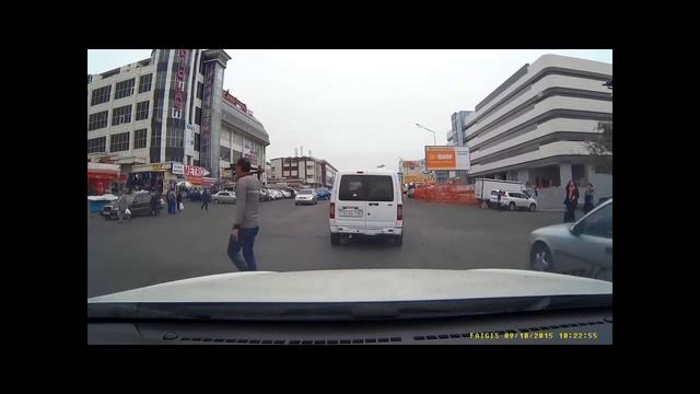 Баку, Вот как нужно уступать дорогу пешеходам. смотреть онлайн