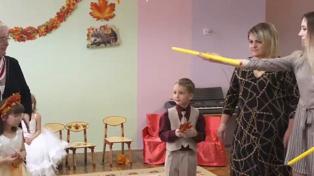 утренник в детском саду - Золотая осень смотреть онлайн
