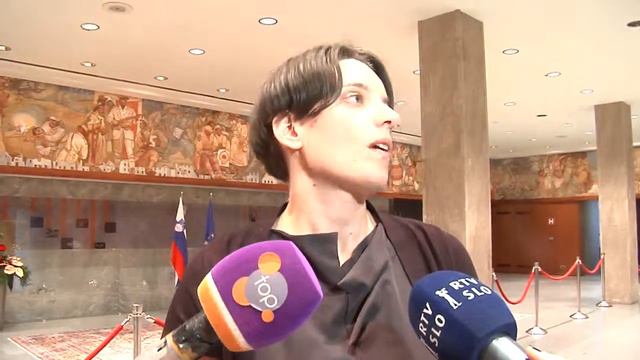 14.07.2015 Izjava Simone Kustec Lipicer o dosedanjem delu in obletnici vladavine SMC смотреть онлайн