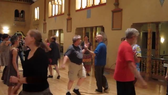 "Contratopia at Glen Echo, MD Contradance 2012-03-25 / CALLER: Ted Hodapp смотреть онлайн