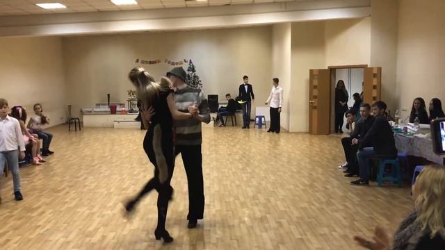 Новый год Торнадо дэнс . Вова и Алиса . «Какое небо голубое» смотреть онлайн