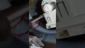 Как прочистить сливной фильтр у вертикальной стиральной машины Electrolux EWT1064ILW