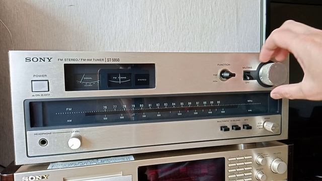 FM/AM Тюнер SONY ST-5950 не большой обзор состояния. смотреть онлайн