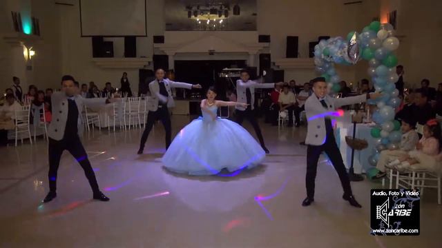 15 Años Entrada Erika Música Disco, Gran Salón Castelia, Foto y Video Zon Caribe смотреть онлайн